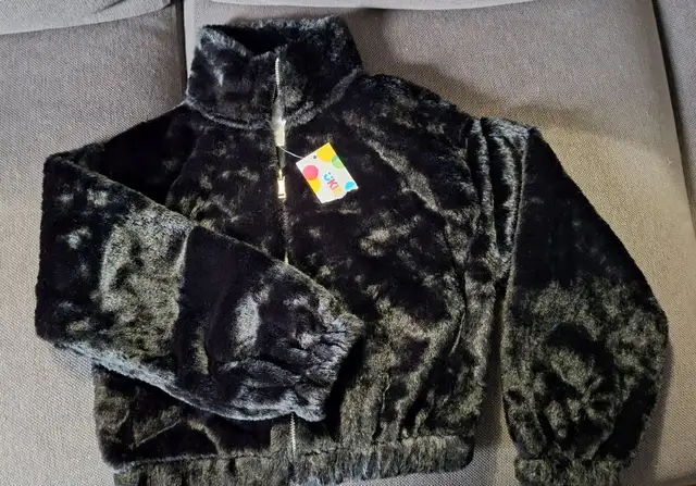 Kids girl zip top, brand new with tags, size 10-12