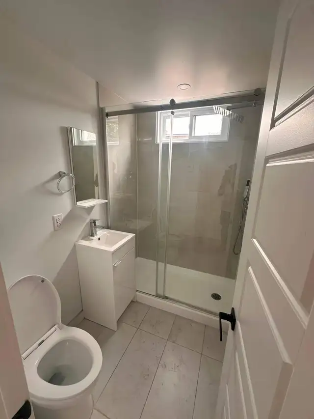 Studio a louer 4790 Sainte Catherine Est in Long Term Rentals in City of Montréal - Image 6