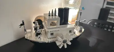 Brand new condition, kept on a display shelf. Everything works perfectly, and the funnel moves with...