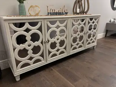 Drexel Heritage Hutch, View more