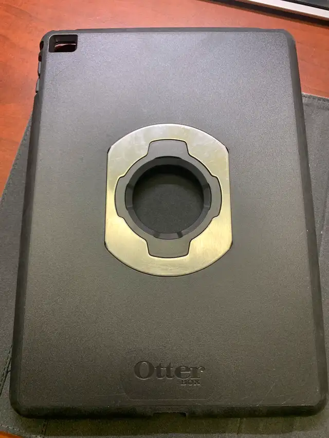 Otterbox Agility Portfolio for Apple iPad Air/Air2 Leather Black in iPads & Tablets in Peterborough - Image 5
