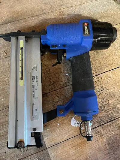 Campbell Hausfeld 18 G, 2" 2-in-1 Brad Nailer/Stapler