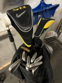 Full golf set w bag, clubs etc., right-handed; Ensemble complet!