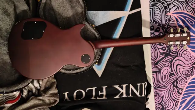 harley benton lespaul goldtop in Guitars in Sherbrooke - Image 4