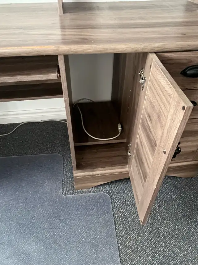 Desk with hutch in Desks in Cape Breton - Image 5