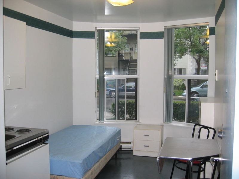PLATEAU tout inclus,  privée et meublée avec cuisinette, au mois — photo 2