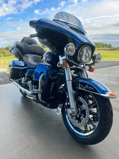 2018 Harley Ultra Limited 115th Anniversary Edition. Approximately 54,700 K One owner since new, wel...