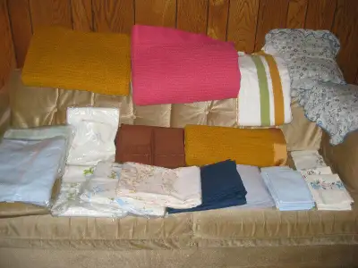 COUVERTURES (BLANKET) - LITERIE POUR LIT SIMPLE ET DOUBLE, View more