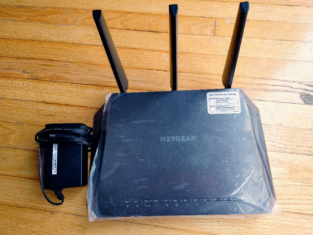 Netgear AC1900 Nighthawk Dual-Band WiFi Router(R7000) in Networking in City of Toronto