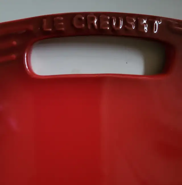 Brand New Rare Le Creuset Ceramic Red Cheese Serving Board in Kitchen & Dining Wares in Oshawa / Durham Region - Image 3