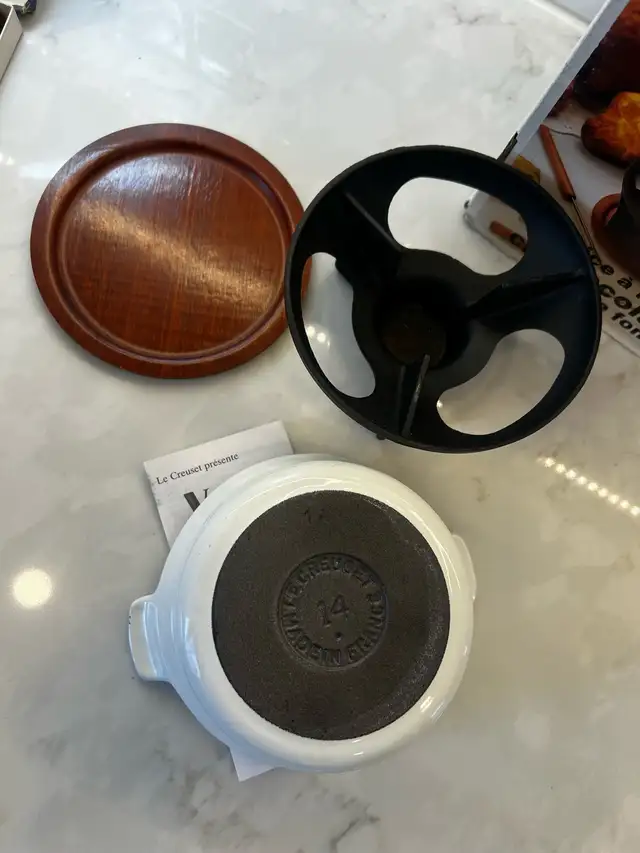 Le Creuset Chocolate Fondue Set in Kitchen & Dining Wares in Calgary - Image 7
