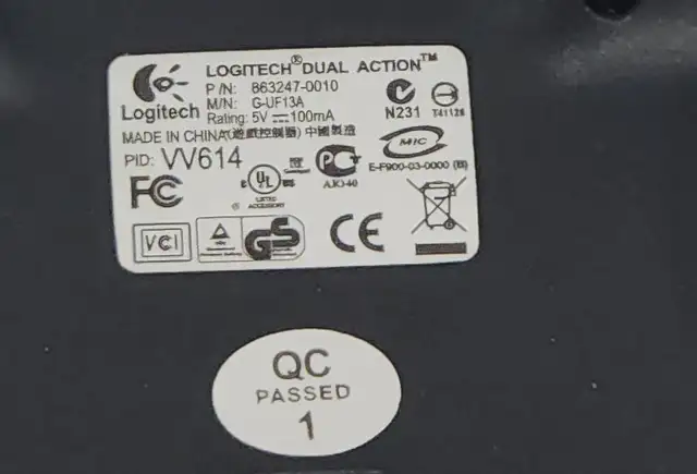 Logitech Dual Action Gamepad USB Game Controller G-UF13A (86324764540184066690122