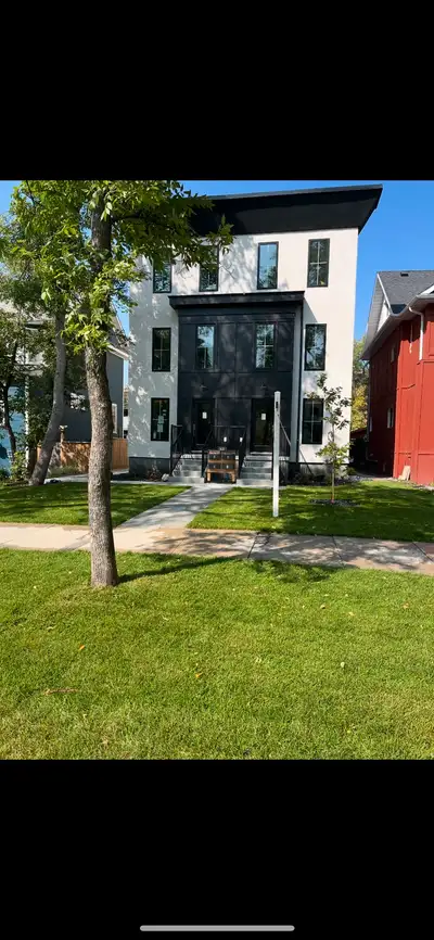 New High End apartment for rent in the heart of Corydon