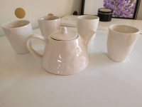 White crackle glaze tea set
