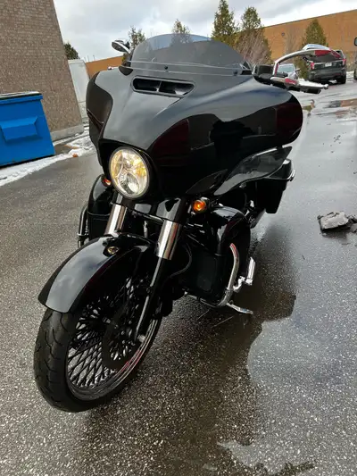 2018 Harley-Davidson Street glide Customized by Cycleworx Custom motorcycles Featuring: 12” ape hang...