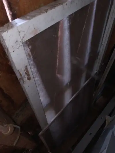 1 fenetres et petite porte, View more