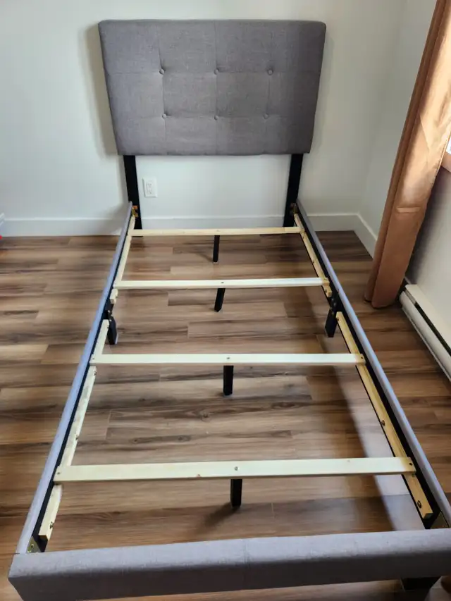Grey Upholstered Twin Bed Frame in Beds & Mattresses in Drummondville - Image 2