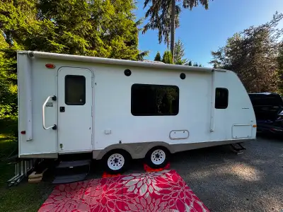 Lightweight and easy to tow. Tons of Storage, Great Floorplan, Walk Around RV Queen (2022). Everythi...