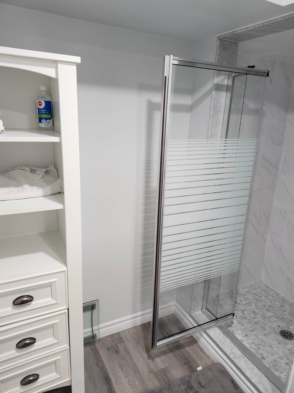 Furnished SUITE-Utilities, Wi-fi, Parking,Laundry, Appliances, 2