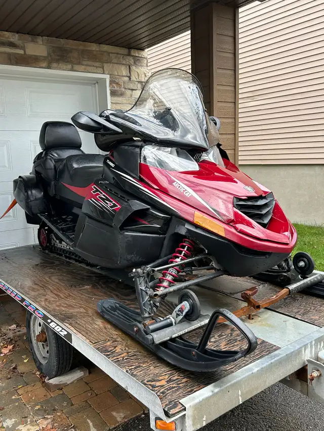 Motoneige Arctic Cat TZ1 2012 in Snowmobiles in Laval / North Shore - Image 2