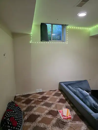 SHARED ONE ROOM FOR RENT - Eglinton AVE & Creditview