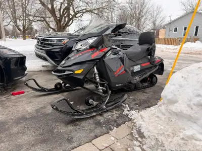 MXZ ace 900 2015 TNT 4 temps super clean mecanique A1 reculons, banc double 17 000km pas tuable batt...