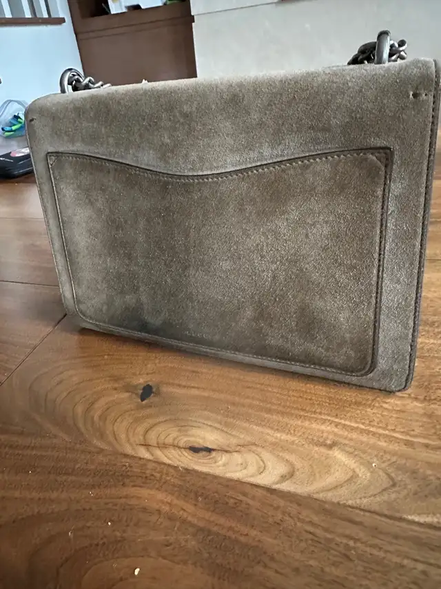 Gucci Dionysus suede medium bag in Women's - Bags & Wallets in City of Toronto - Image 4