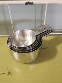 Metal 'Endurance' stainless steel measuring cups