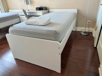 Twin bedframe + mattress