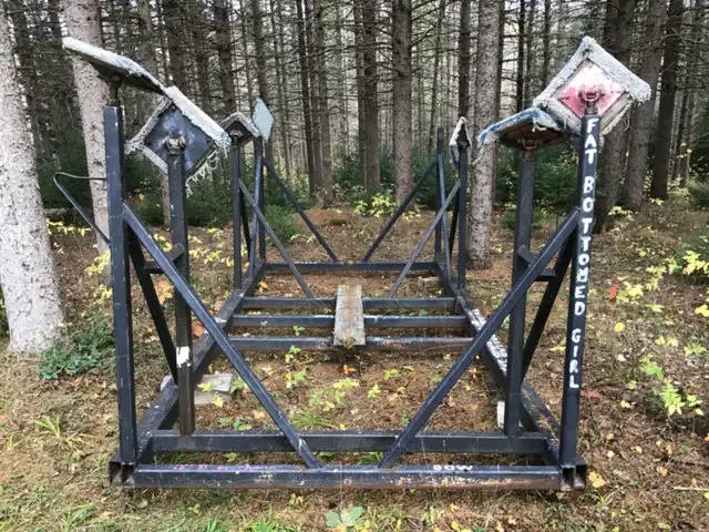 Sailboat stand. in Sailboats in Kingston - Image 3