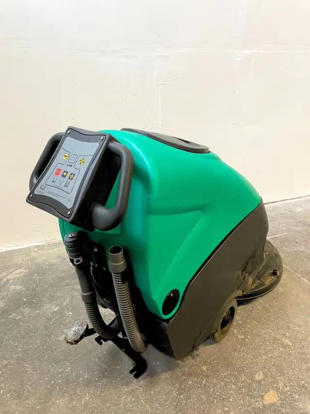 Industrial Grade Auto Floor Scrubber – Rent or Buy – Warranty62864364401282127