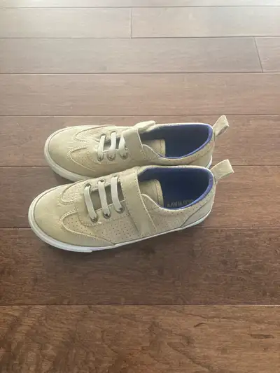 Boys shoes- size 11, View more