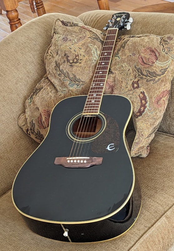 Gibson Epiphone Acoustic Guitar with Case Mint Condition! Guitars