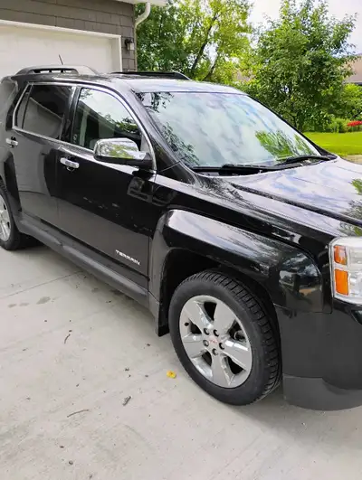 3.6 v6 loaded only 103000 km runs and drives great.sunroof, trailer hitch, loaded equipment comes wi...