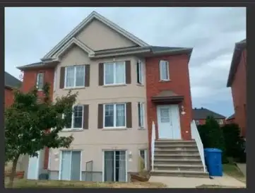 Condo 3 1/2 semi meublé à louer Brossard + rabais 500$ 1 er mois