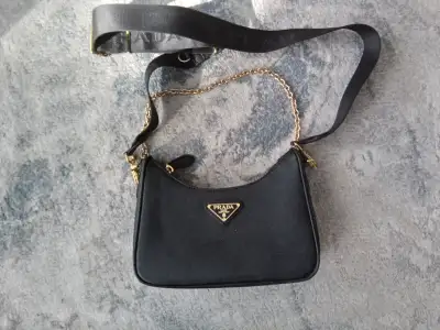 Sac à main Prada re édition 2005, View more