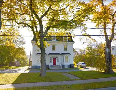 Clean quiet 1 Bedroom Available Jan 1, 2026 West side of Saint John Manawagonish Rd Close to shoppin...