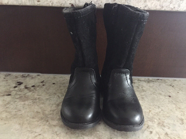 Toddler Size 6 Black Boots in Clothing - 2T in Winnipeg - Image 2