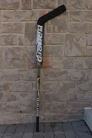 Hockey goal Stick Goalie paddle Right Hand catch Right Bauer Sup in Hockey in Markham / York Region - Image 3