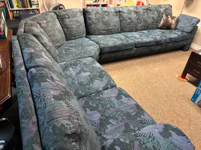 Grand divan en coin, View more