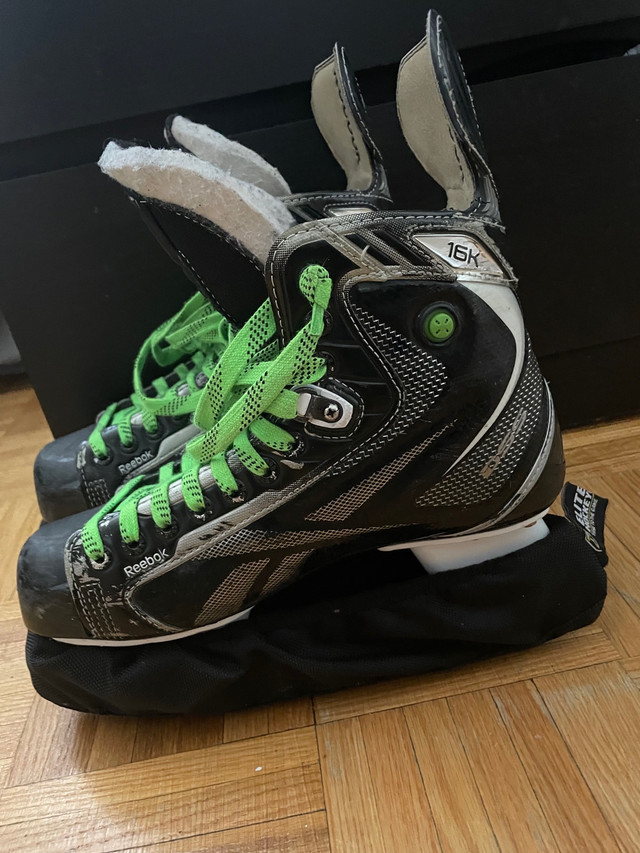 Reebok 16K pump Ice Skates Size 7.5 in Skates & Blades in Mississauga / Peel Region