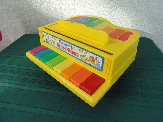 FISHER PRICE GRAND PIANO  VINTAGE 1986   #2201 dans Vêtements - 3T  à Lévis - Image 3