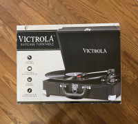 VICTROLA Suitcase Turntable