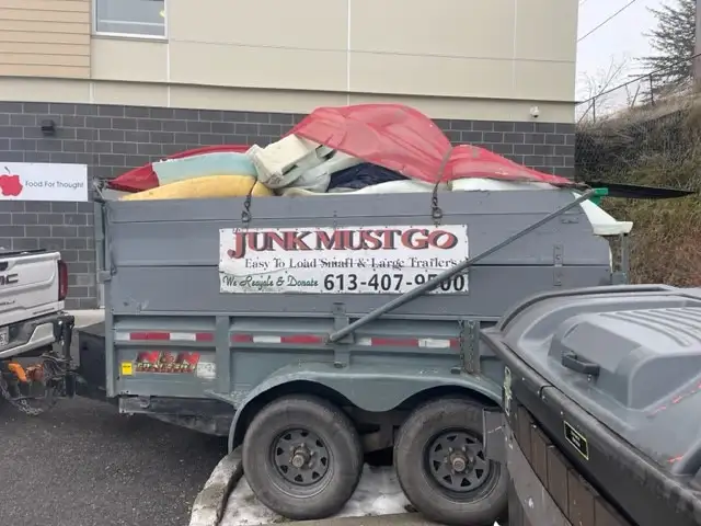 JUNK REMOVAL*NOW 613 407-9500 EASY/LOAD TRAILERS  PH/TEXT ROLAND62863235853698121
