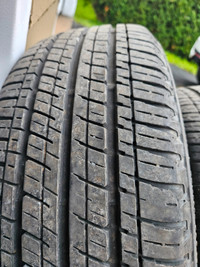 Trois (3) pneus d été Firestone 185/55R16