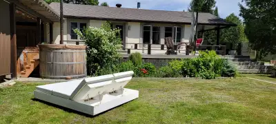 Un été à Mansonville : Le Chalet les Balançoires, View more