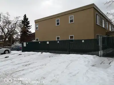 24/7 designated parking stall. 10 min walk from Foothills Hospital. No contract. Month to month.