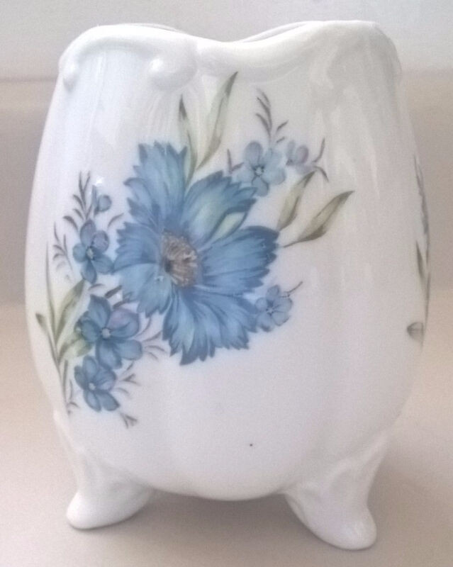 Vintage Porcelain Egg  with Blue Hand Painted Floral Design in Arts & Collectibles in Oshawa / Durham Region