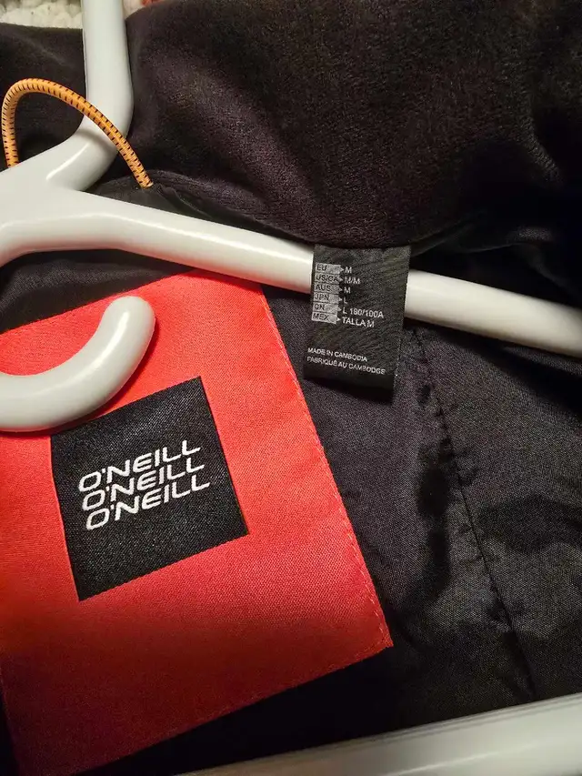O'Neill Ski Jacket in Men's in Calgary - Image 4
