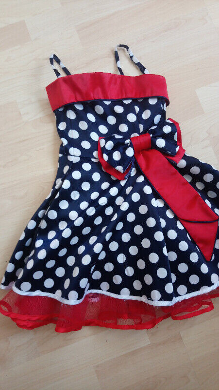 girl's party dresses size 4 - 5 in Kids & Youth in City of Toronto - Image 2